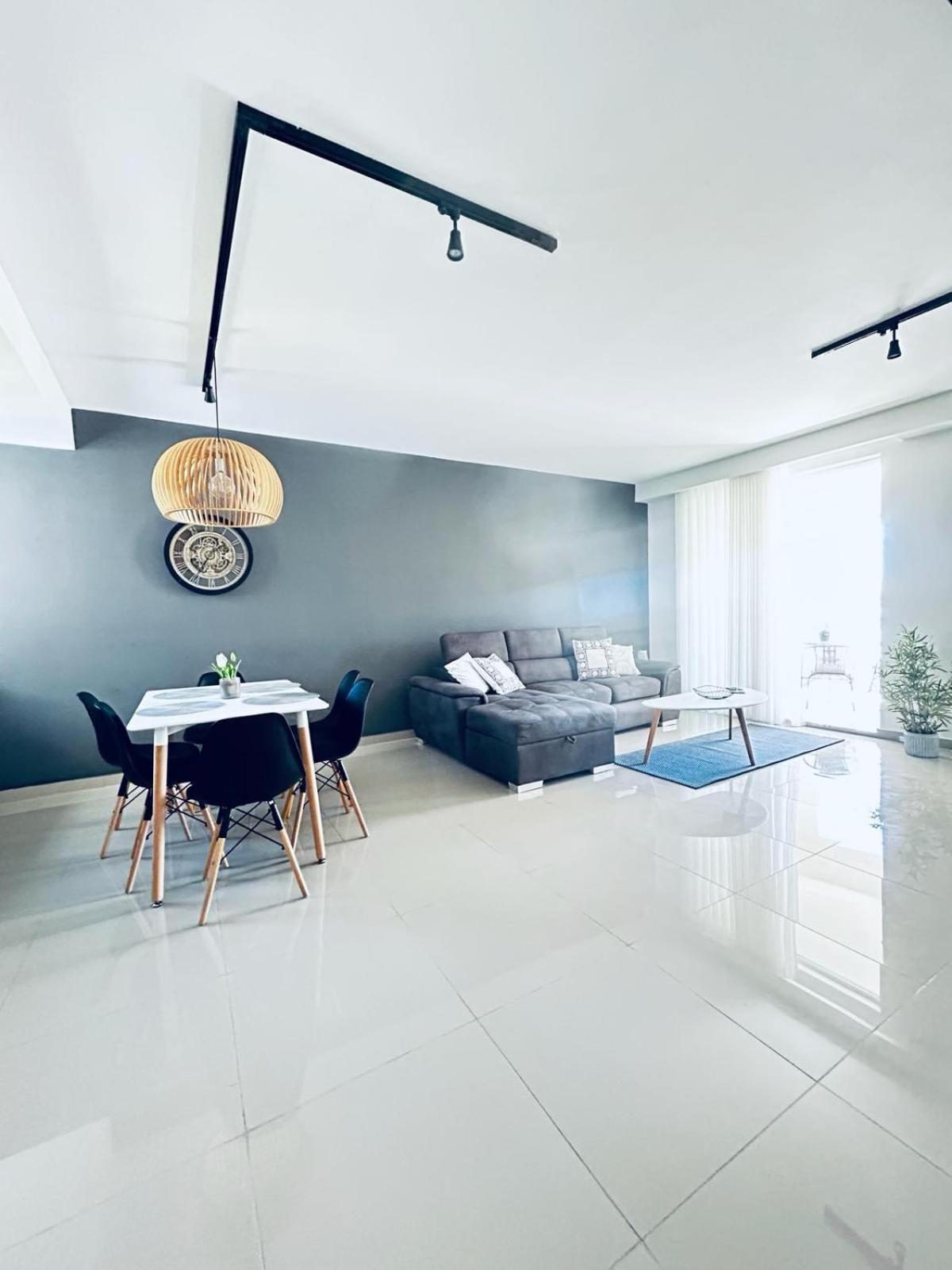 Very Spacious 3-bedroom - St Julians Saint Julian's